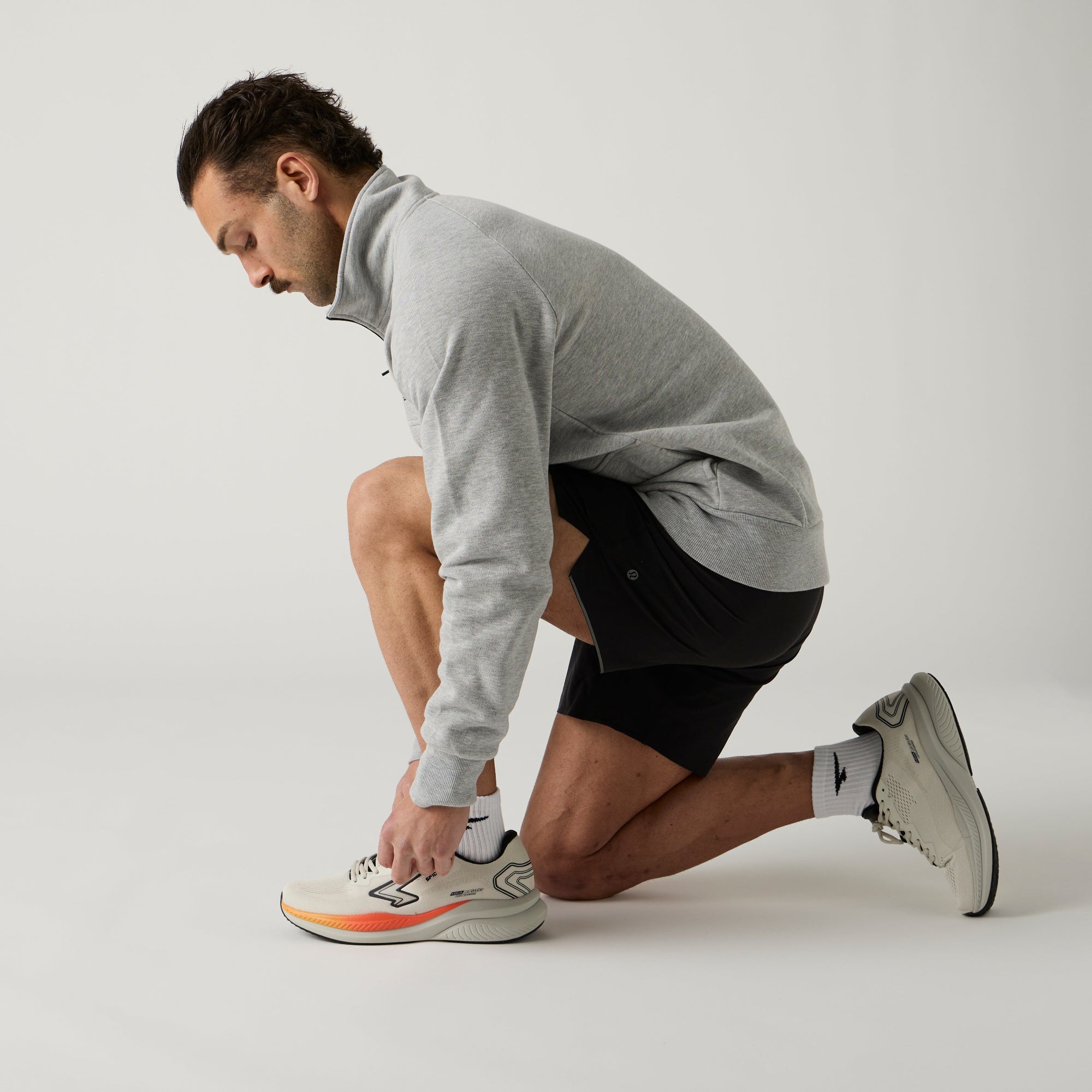 Brazen Mens Runner - Stone/Orange